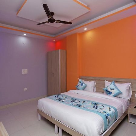 Hotel Oyo Rose Residency Near Dwarka Sector 9 Metro Station Nové Dillí Exteriér fotografie