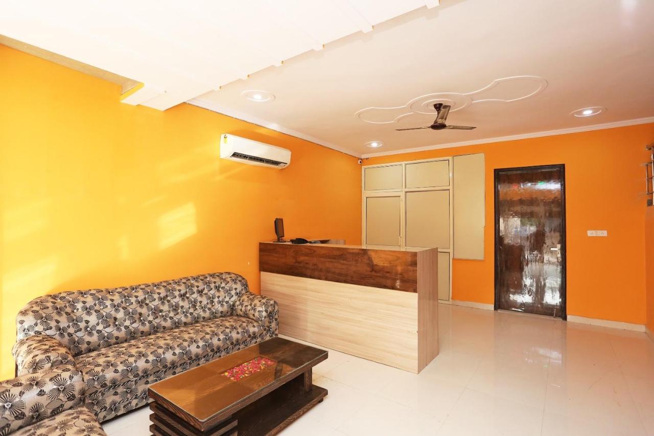 Hotel Oyo Rose Residency Near Dwarka Sector 9 Metro Station Nové Dillí Exteriér fotografie