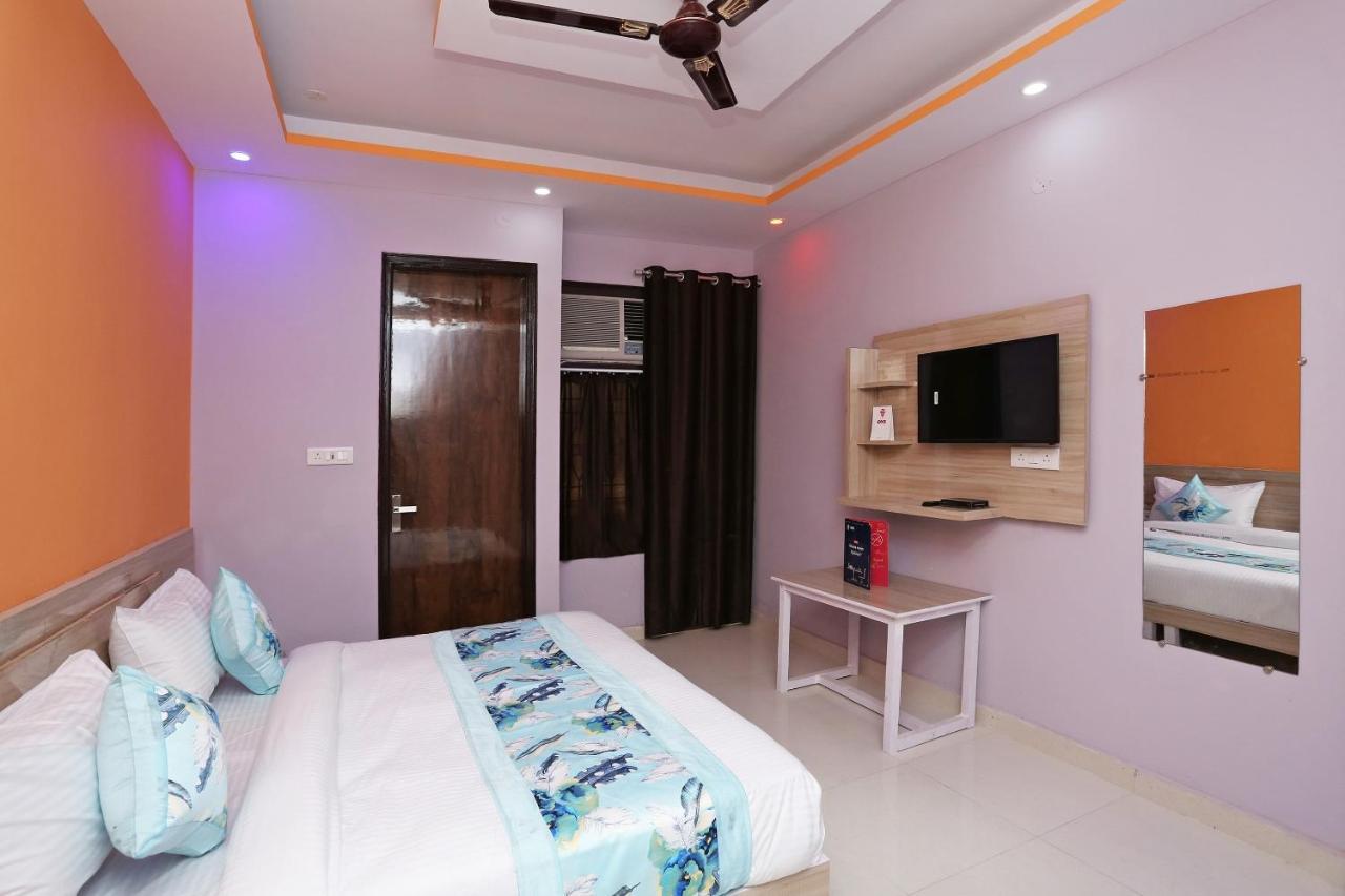 Hotel Oyo Rose Residency Near Dwarka Sector 9 Metro Station Nové Dillí Exteriér fotografie